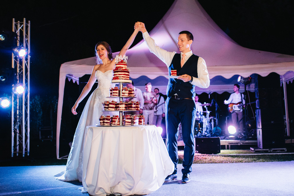 Nunțile la cort: Tendința în creștere pentru petreceri
